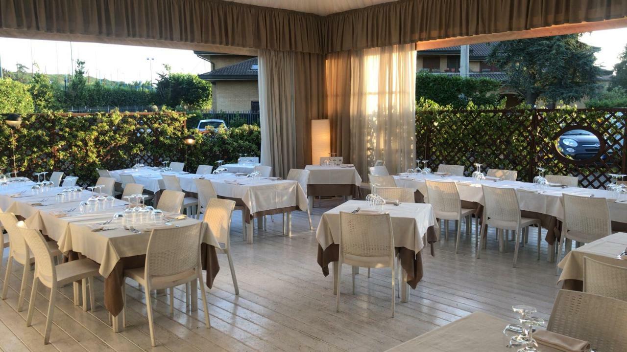 La Locanda Del Palatoraffinato 치암피노 외부 사진